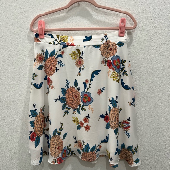 Philosophy Dresses & Skirts - Philosophy white background airy floral print skirt Size L